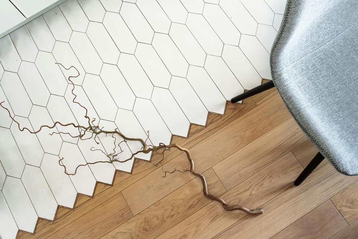 Engineered hardwood floor